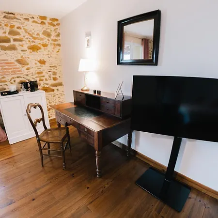 Chateau D'izaute Bed & Breakfast *