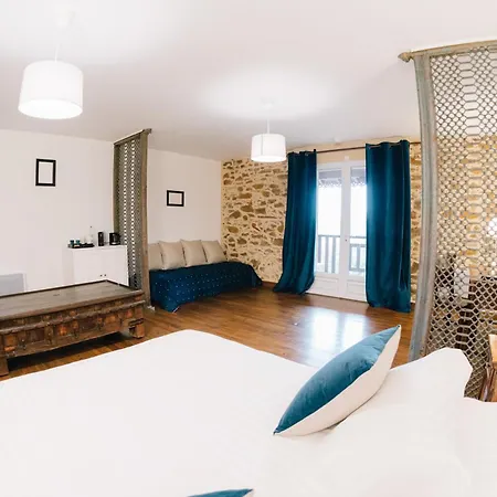 Chateau D'izaute Bed & Breakfast