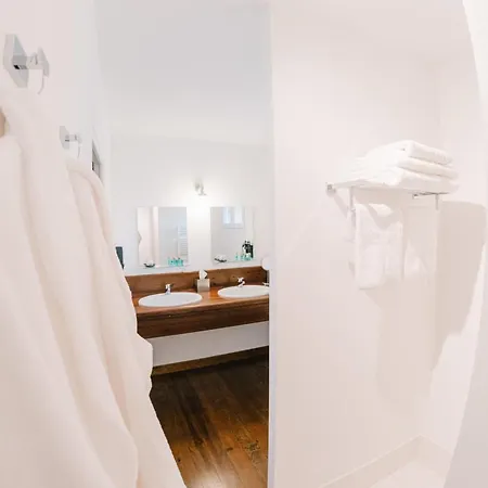 Chateau D'izaute Bed & Breakfast *