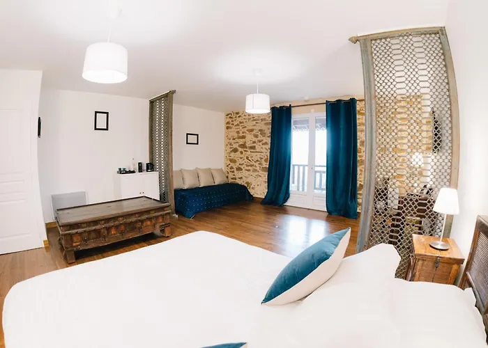 Chateau D'izaute Bed & Breakfast