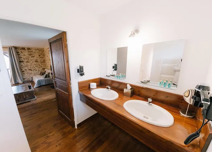 Chateau D'izaute Bed & Breakfast